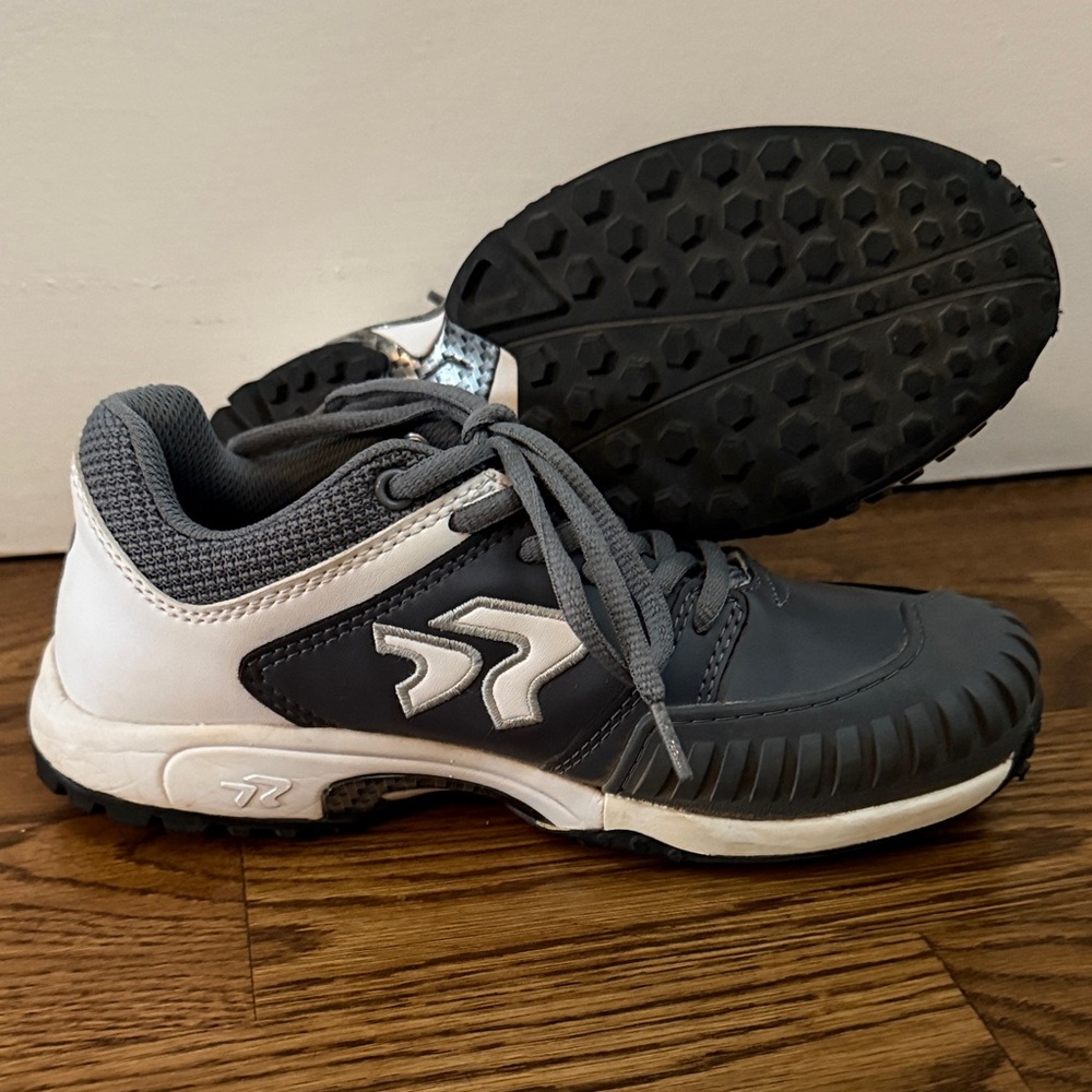 Women’s Ringor Turf Shoes with Pitching Toe